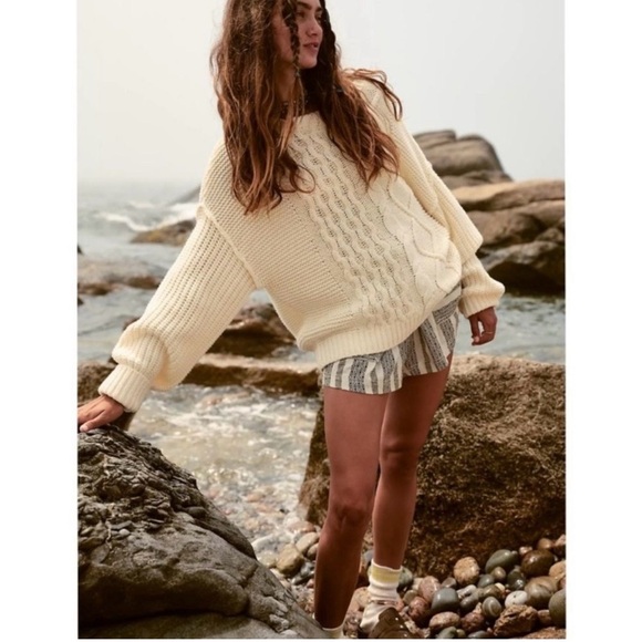 Free People Sweaters - FREE PEOPLE Cozy Cream Cable Crew Neck Knit Sweater Size Large